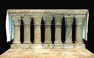 Altar románico de palencia.jpg