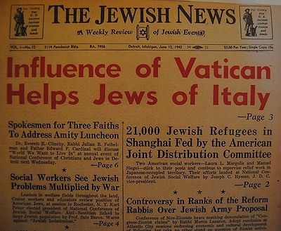El Vaticano ayuda a los judíos.jpg