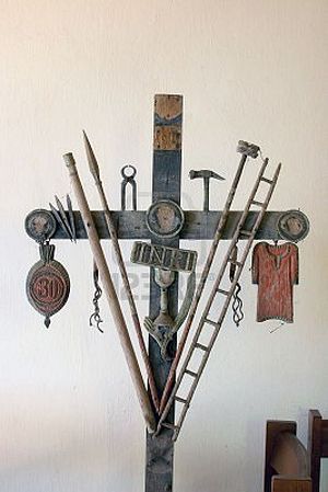 6350612-cruz-cristiana-con-simbolos-de-la-pasion-de-cristo.jpg