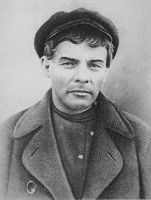 Lenin-last-underground, 1917.jpg