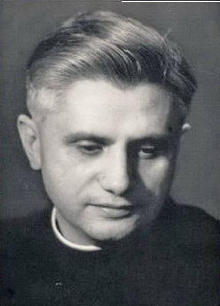Archivo:PAPA bENEDICTO.jpg